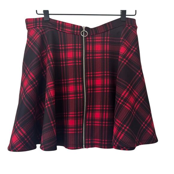 Hot Topic Red Black Plaid Front Zip Skirt‎ Size Large - Picture 1 of 3